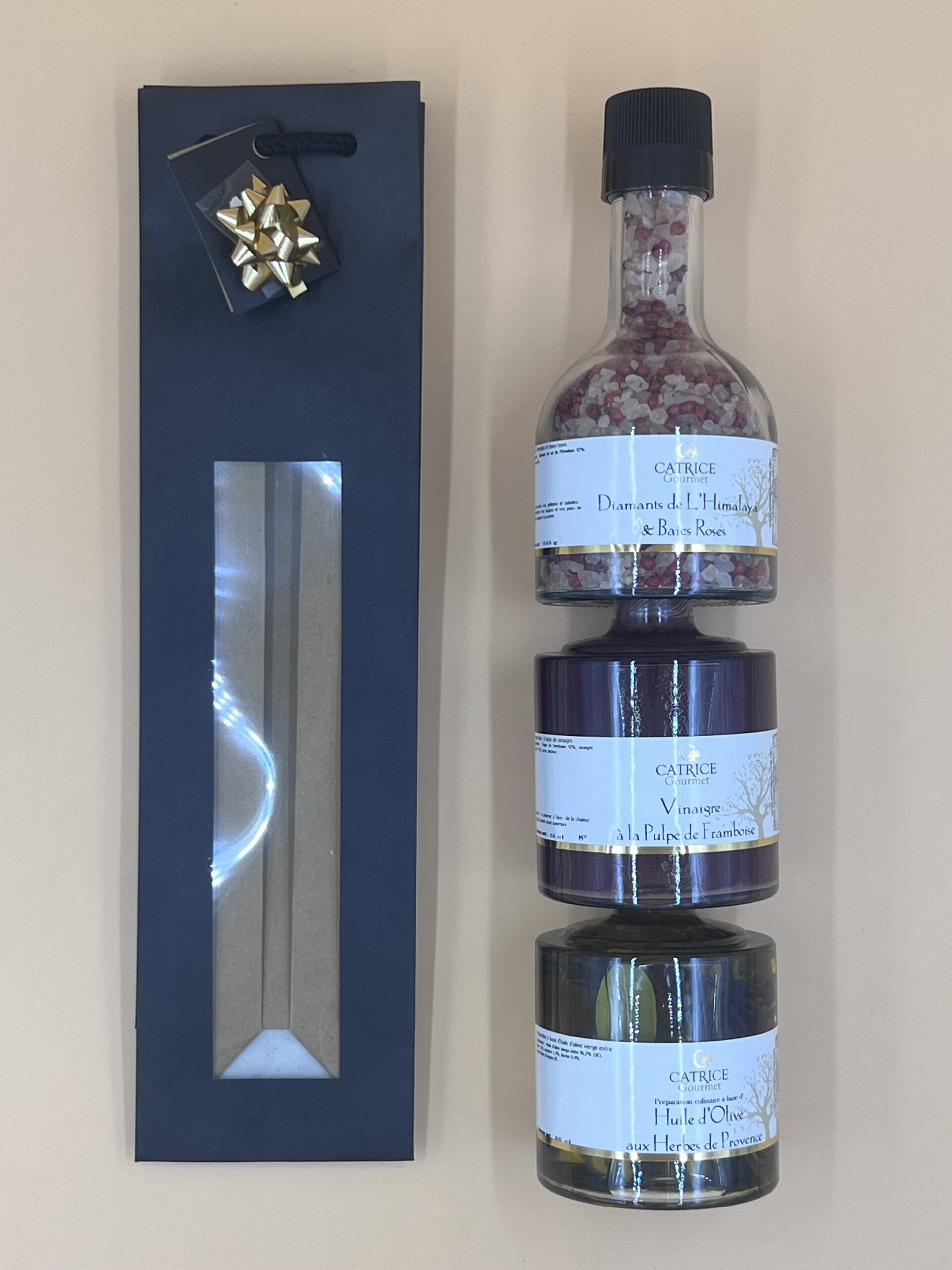 Coffret Lou Selchoun, vinaigre artisanal, huile d’olive de Provence et baies roses